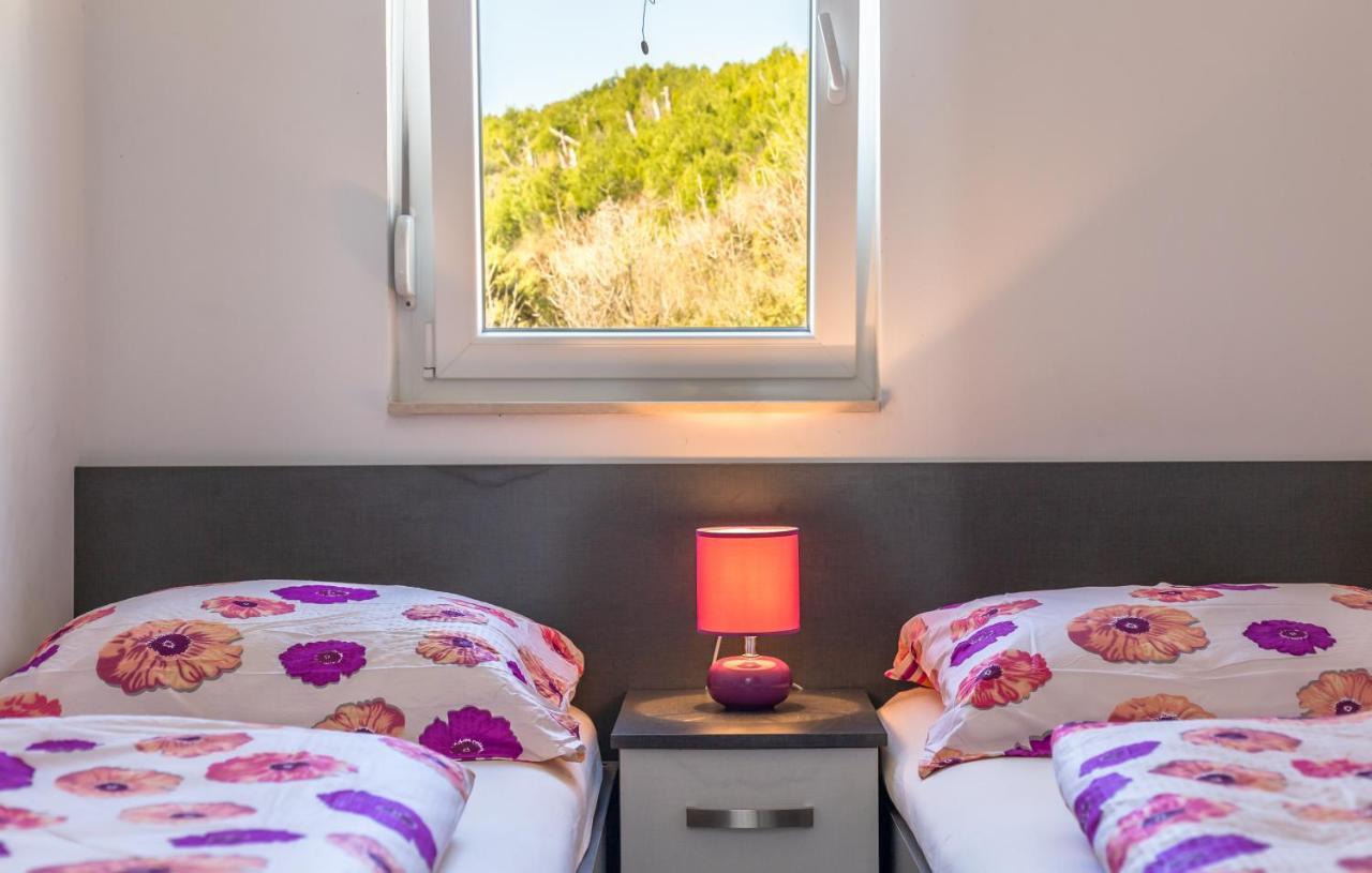 Andela 3 Apartment Makarska Bagian luar foto