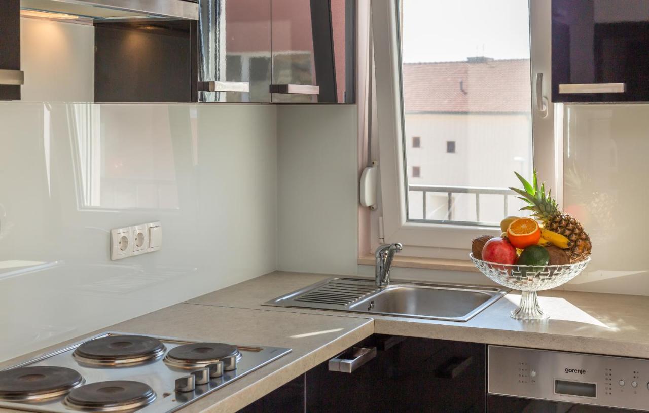 Andela 3 Apartment Makarska Bagian luar foto