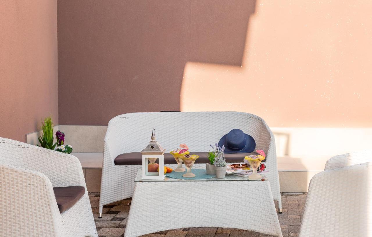 Andela 3 Apartment Makarska Bagian luar foto