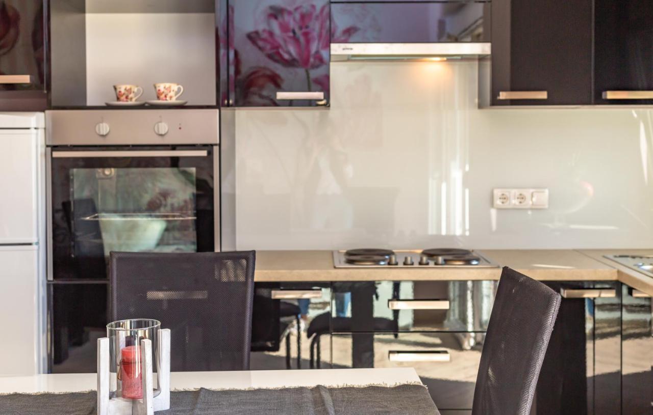 Andela 3 Apartment Makarska Bagian luar foto